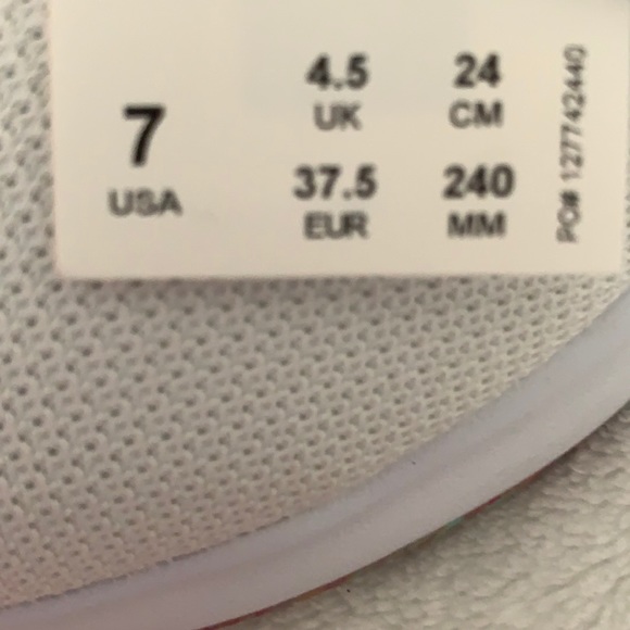 NWT (box) Extremely comfortable Reebok NIB running shoe SZ 7 - Picture 4 of 4